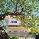 Nereids Apartments-galene Petalídhion