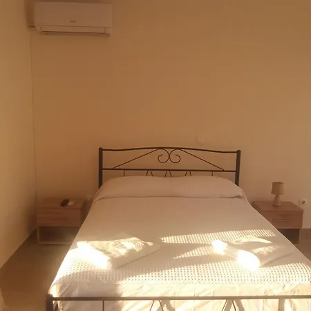 Nereids Apartments-galene * Petalidi